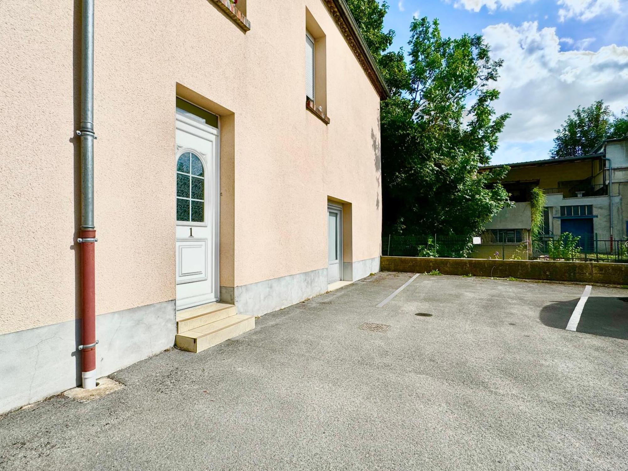 Le Cubry : Appart Hyper-Centre Avec Une Place De Parking Эперне Экстерьер фото